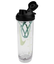 Nike Trinkflasche TR Recharge Shaker Bottle 2.0 transparent/grün/volt 709ml